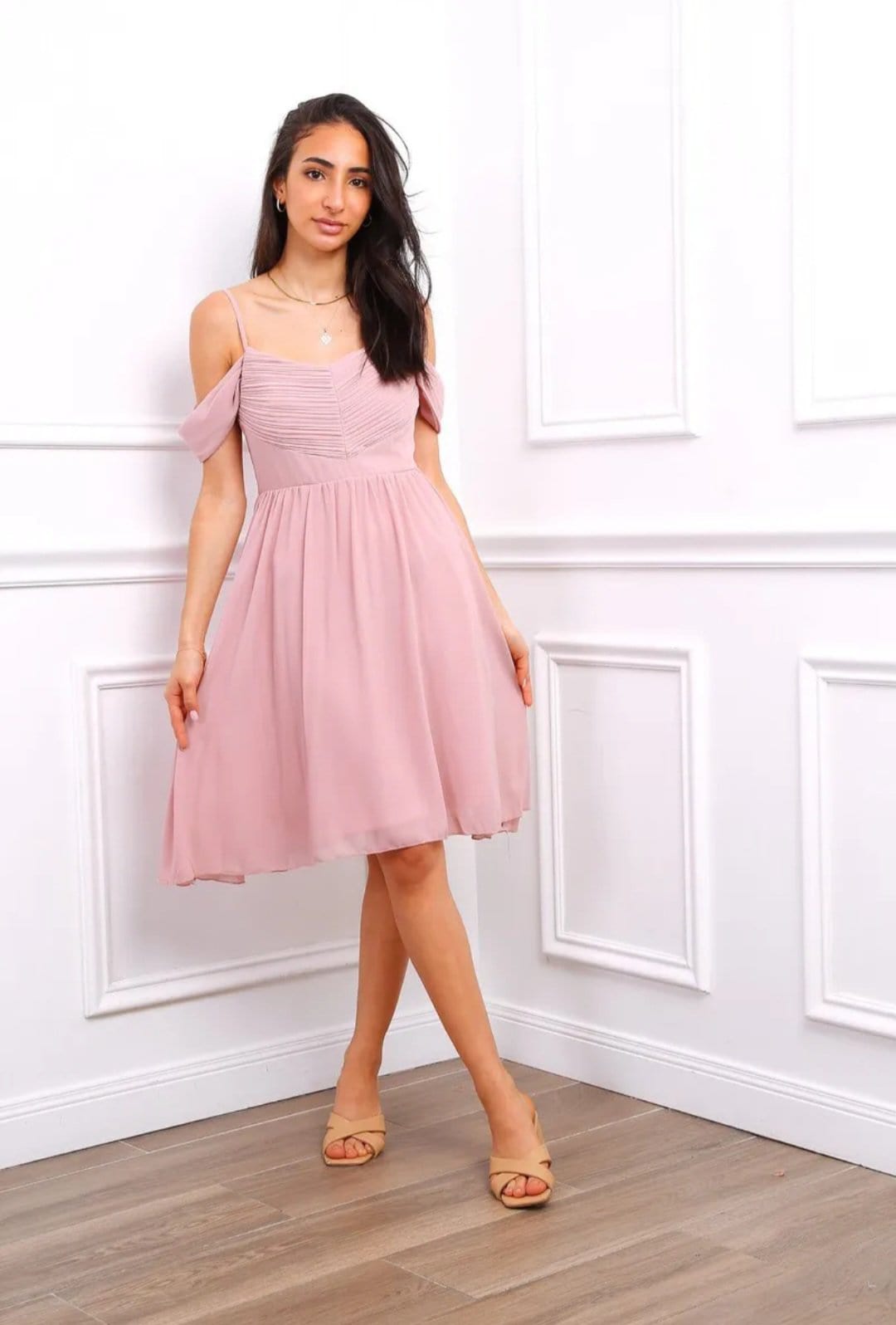 Robe de cérémonie courte petite manchette rose